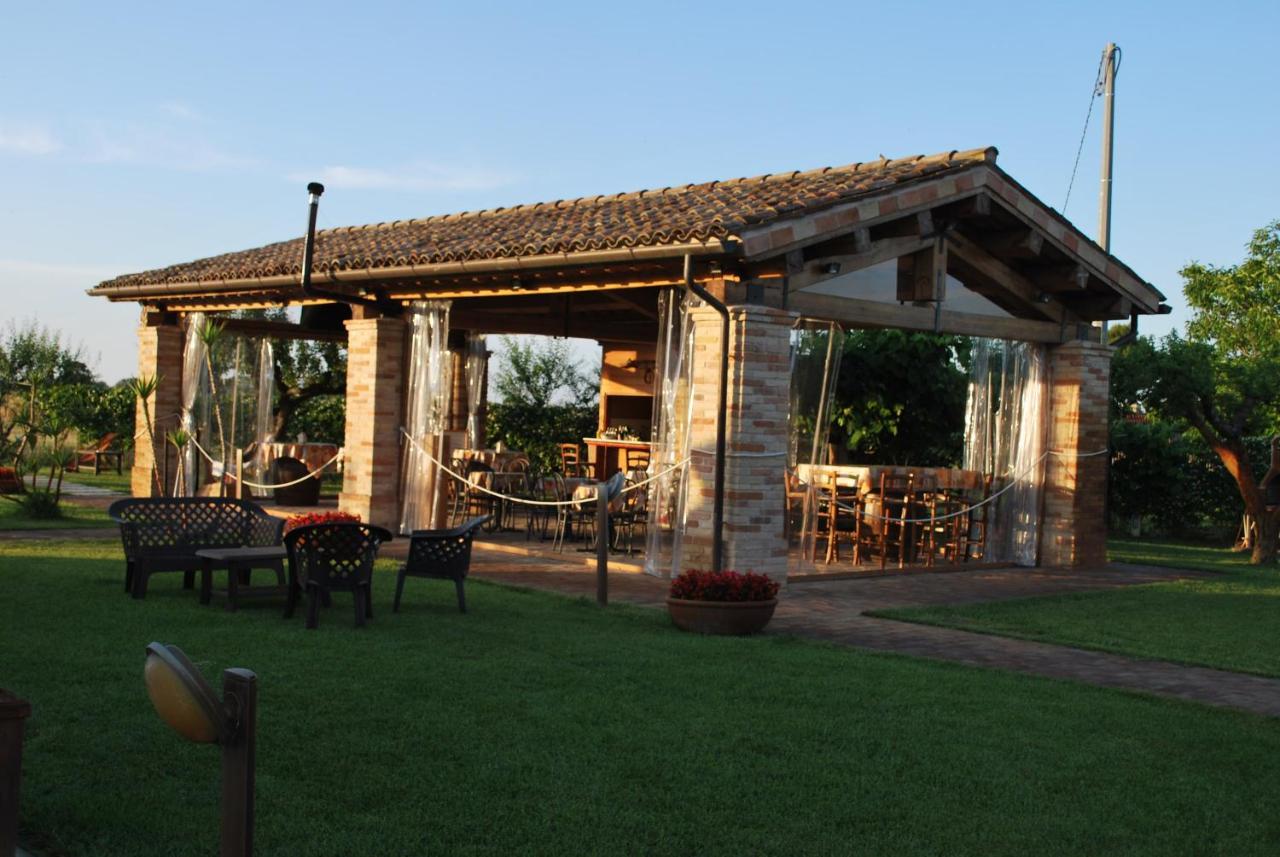 Casale Papa Country Village Лорето Екстер'єр фото